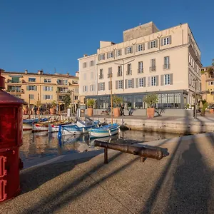 Hotel Restaurant De La Tour, Sanary-sur-Mer